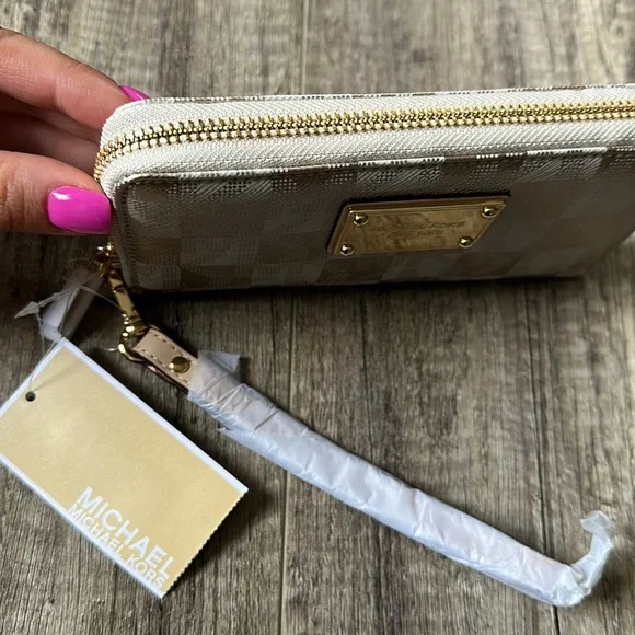 Michael Kors (NWT) Jet Set Large Coin Multifunction Phone Case Wallet/Wristlet - Picture 3 of 6